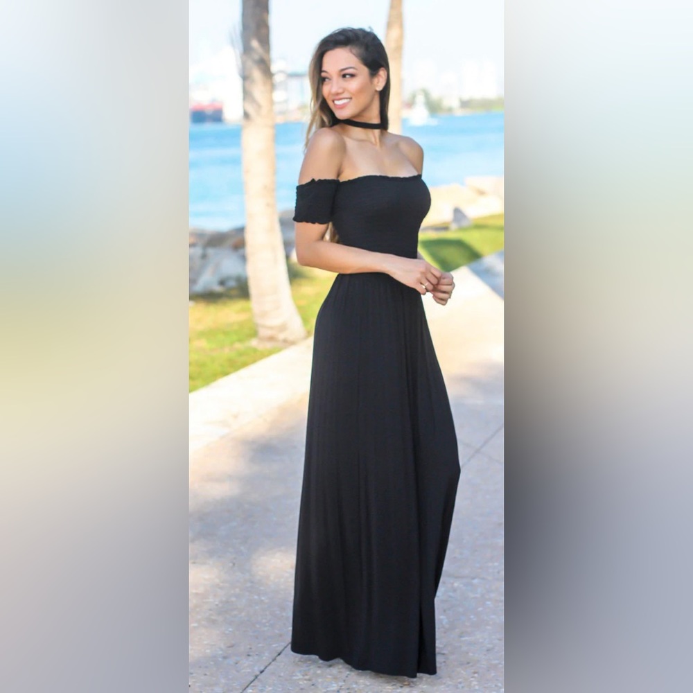 Chic Off-Shoulder Black Maxi Dress